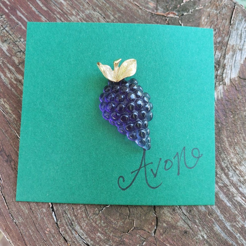 Vintage Avon grape pin-resin